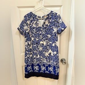Cute print shift dress with short sleeves
